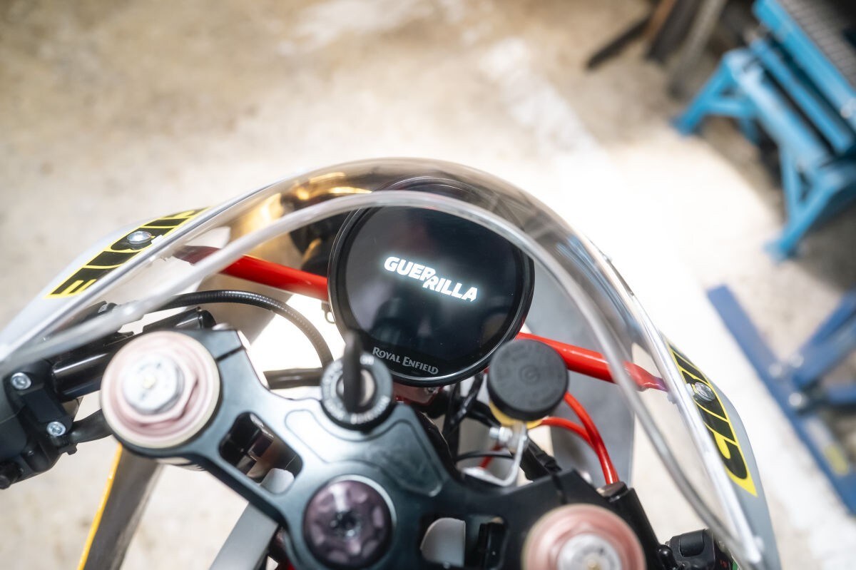 La riconoscete? E' una Royal Enfield Guerrilla 450!